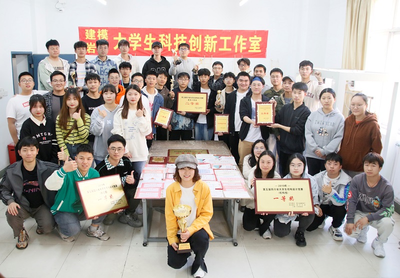 10-2022年工作室全体学生合照.jpg